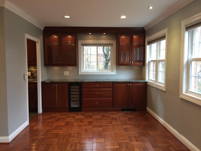 Building Photo - 3250 Martha Custis Dr