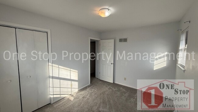 Building Photo - Charming 3-bedroom, 2-bathroom home in Blue Springs