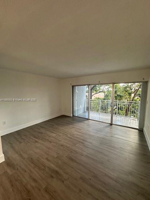 Building Photo - 9375 Fontainebleau Blvd