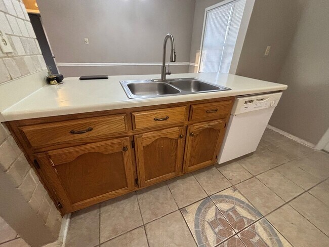 Building Photo - 3972 Schoolfield Cove