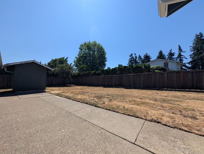 Building Photo - Wonderful 4-Bedroom, 2-Bath Home With Soli...
