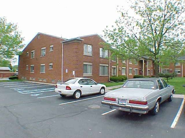 Building Photo - Pinecrest Apartments