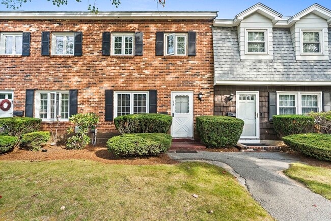 Primary Photo - 95 Pilgrim Cir