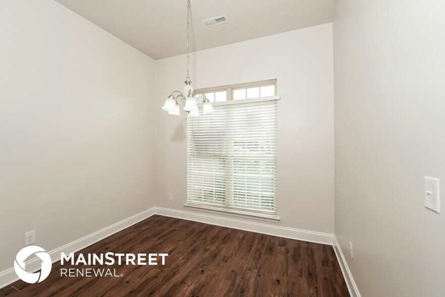 Building Photo - 950 Brookhaven Dr