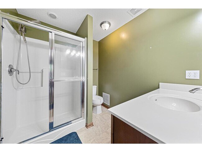 Building Photo - 5037 Dunkirk Pl N