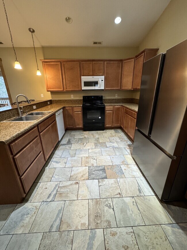 Building Photo - 156 Walnut Heights Ln