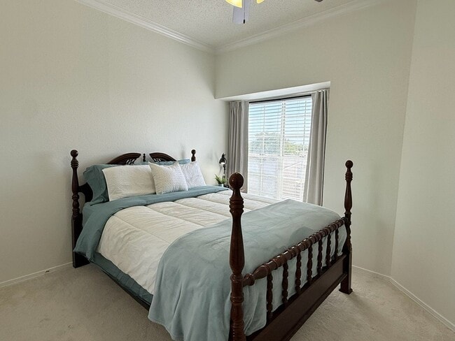 Building Photo - 921 Marine Dr