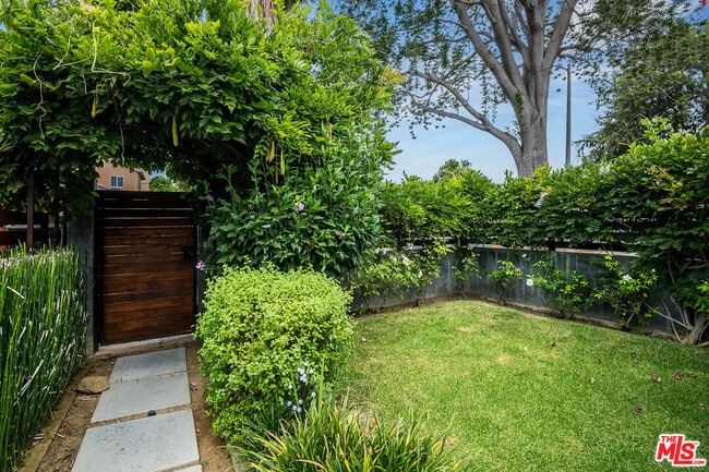 Building Photo - 3012 Bagley Ave