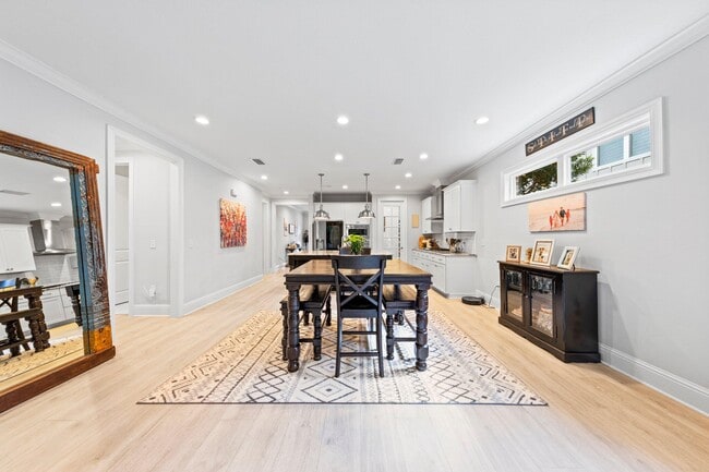 Building Photo - 802 Raihope Way