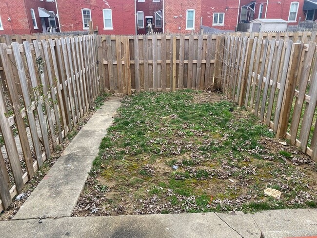 Building Photo - Cozy 2 Bedroom Home with Central Air!