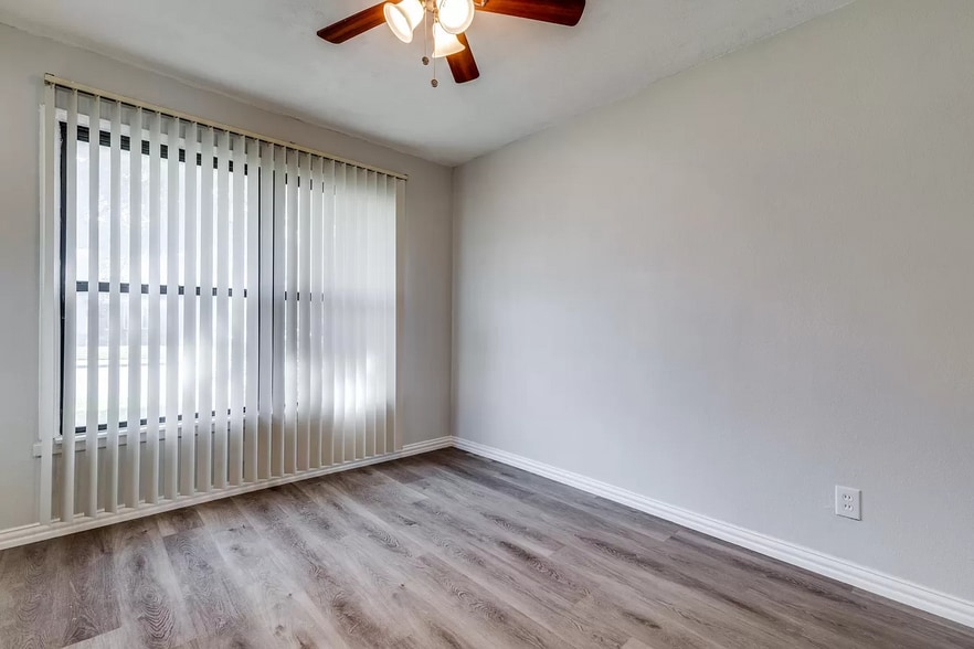 Building Photo - 1501 Ridgeview St