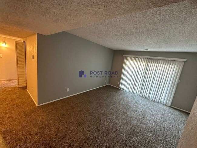 Building Photo - 501 W 27th St S