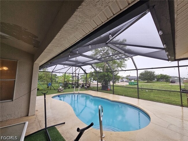 Building Photo - 918 NE 13th St