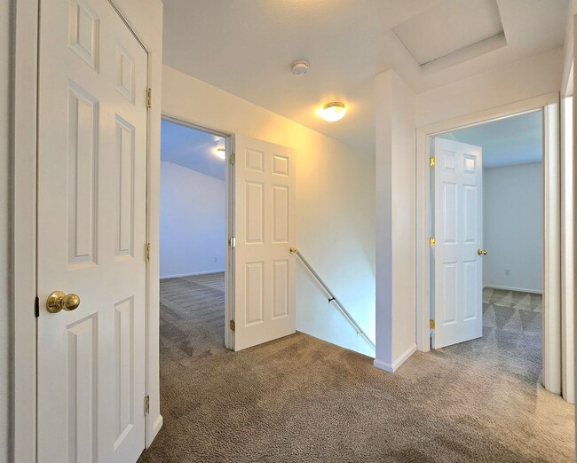 Building Photo - 1205 Frontier Cir E