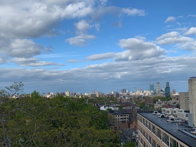 Building Photo - 1450 Beacon St