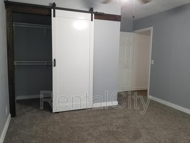 Building Photo - 621 Arlington Ave