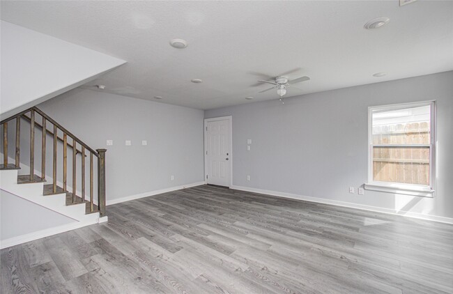 Building Photo - 4616 Shreveport Blvd