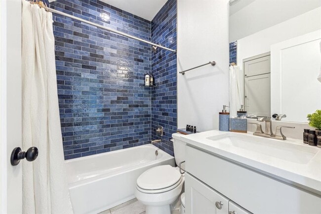 Building Photo - 1034 Grant Wood Ave