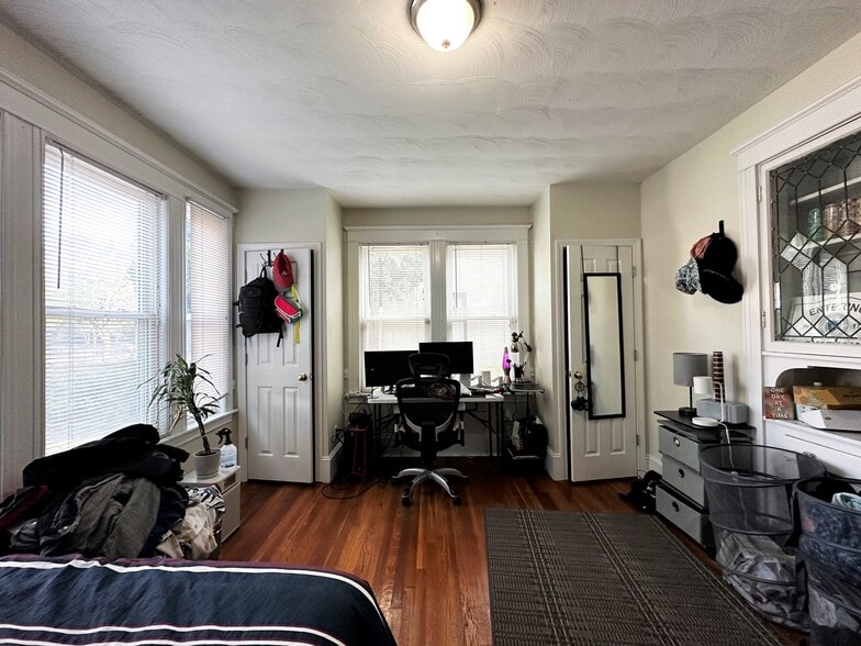 Building Photo - 229 Chestnut Hill Ave