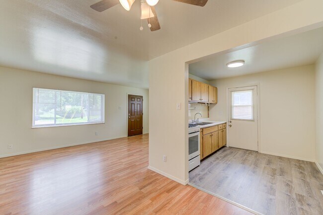 Building Photo - 3937 Jane Ave