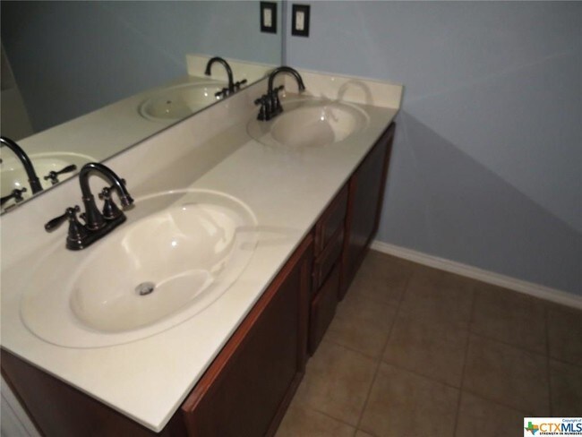 Building Photo - 5100 Lions Gate Ln