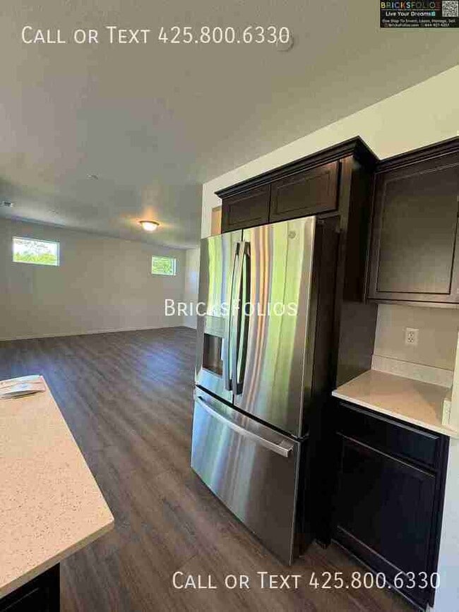 Building Photo - Brand-New Comfort Meets Everyday Convenience