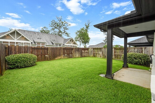 Building Photo - 1710 Forest Mist Dr