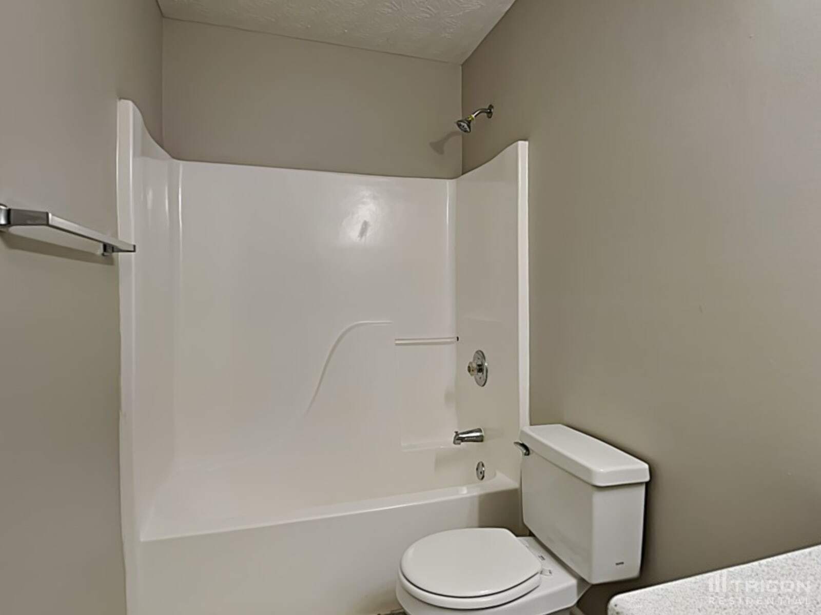 Building Photo - 205 N Willow Ct
