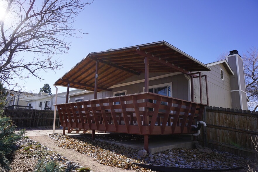 Building Photo - 16056 E Oxford Dr