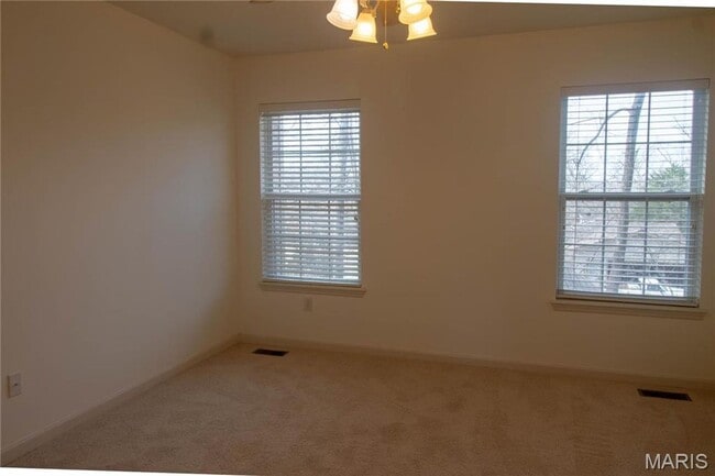 Building Photo - Welcome to this beautiful 3-bedroom spacio...