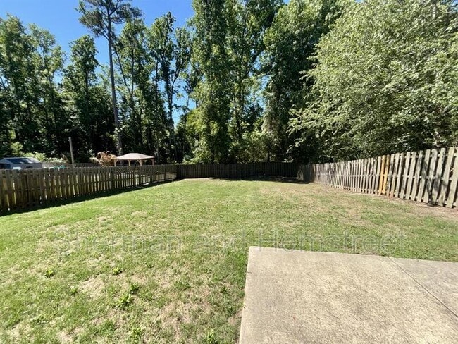 Building Photo - 1426 Collins Dr