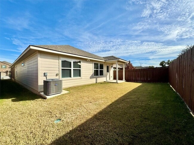 Building Photo - 224 Yoakum St