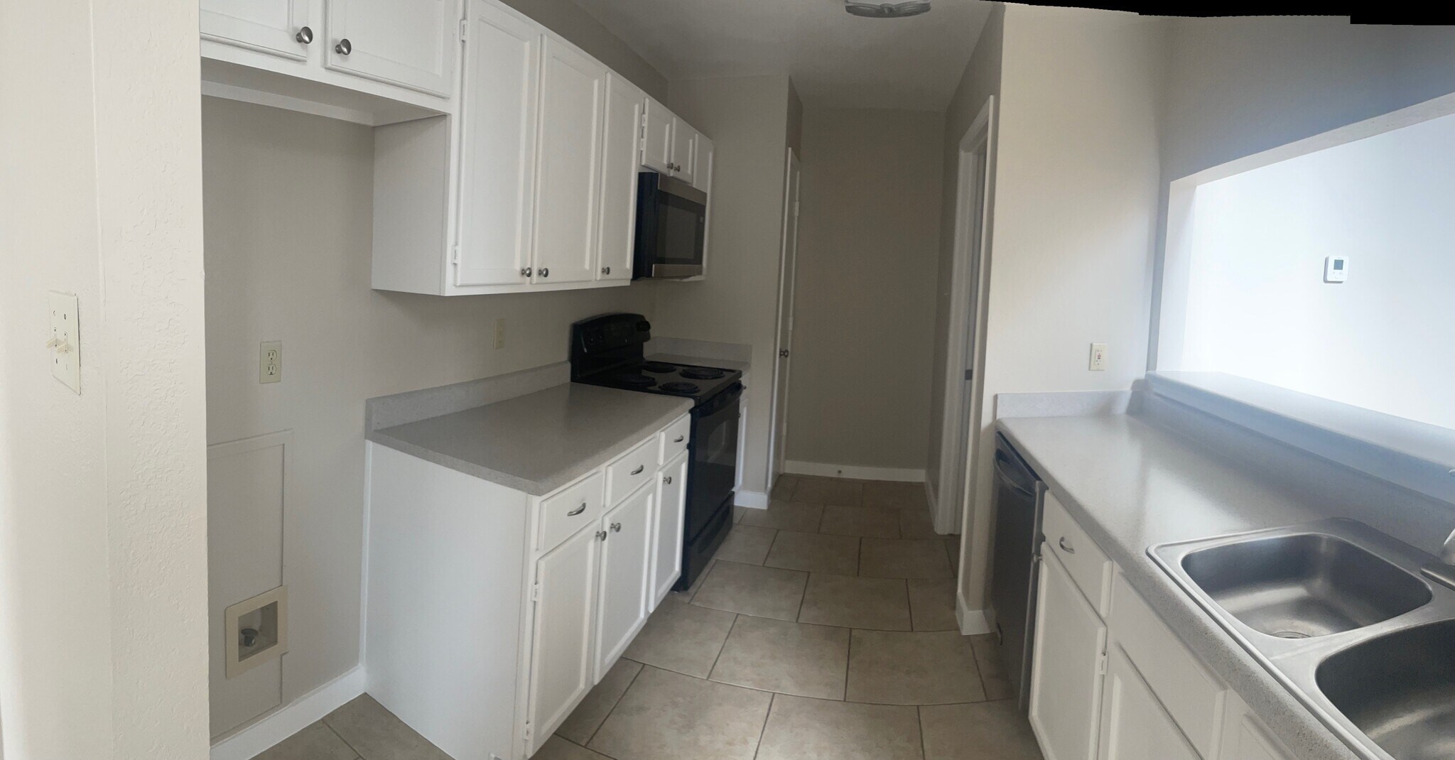 Kitchen - 1261 W Hudgins St