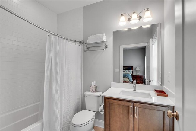 Building Photo - 345 Glen Iris Dr NE