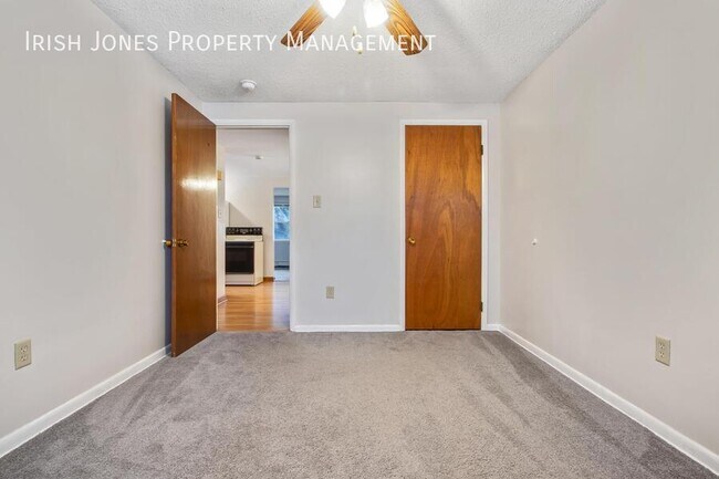 Building Photo - 116 19th Ave