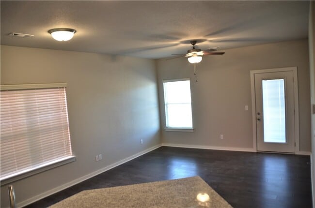 Building Photo - 3912 SW Peachwood Dr