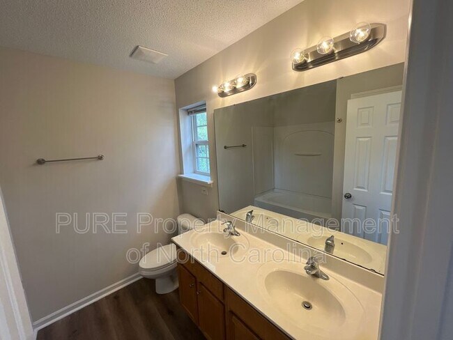 Building Photo - 5285 Ficus Tree Ln