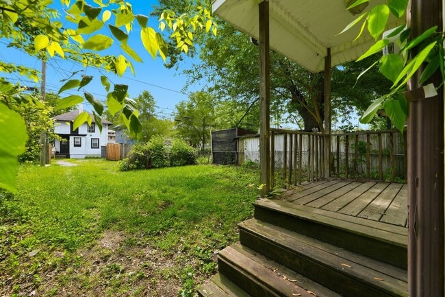 Building Photo - 3 BR - Classic Charm Meets Modern Living
