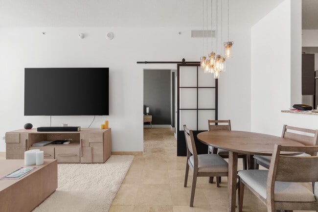 Building Photo - 550 Okeechobee Blvd