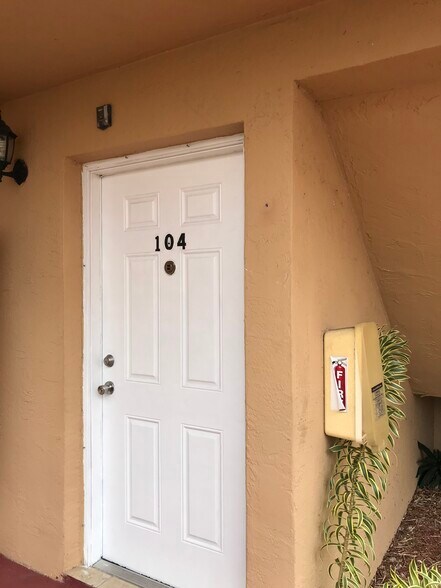 Building Photo - 6225 SW 131st Ct