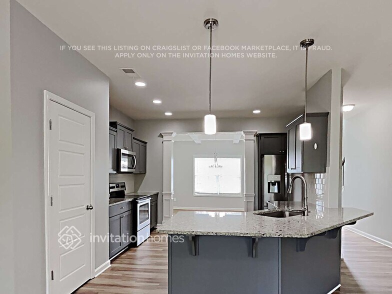 Building Photo - 1128 Red Bud Cir