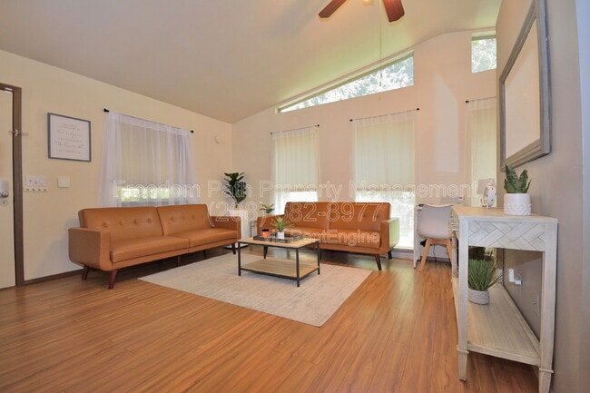 Building Photo - 11960 N Government Wy