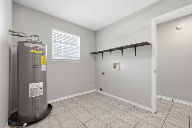 Building Photo - 91 Cedar Beach Cove