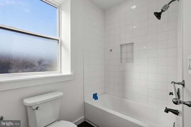 Building Photo - 2045 Trenton Ave