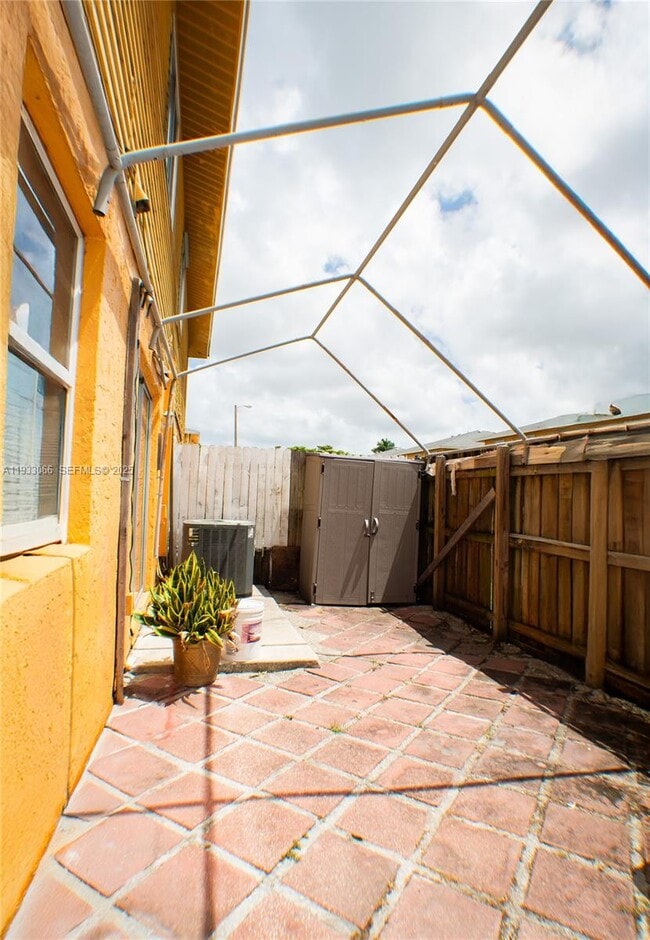 Building Photo - 67 NE 12th Ave