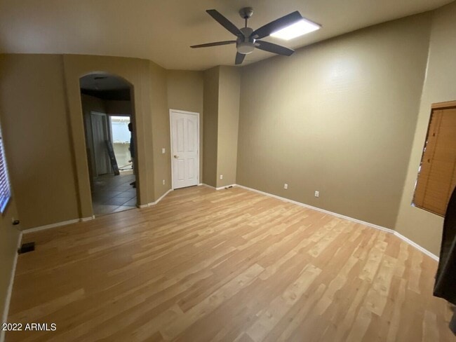 Building Photo - 4234 E Redwood Ln