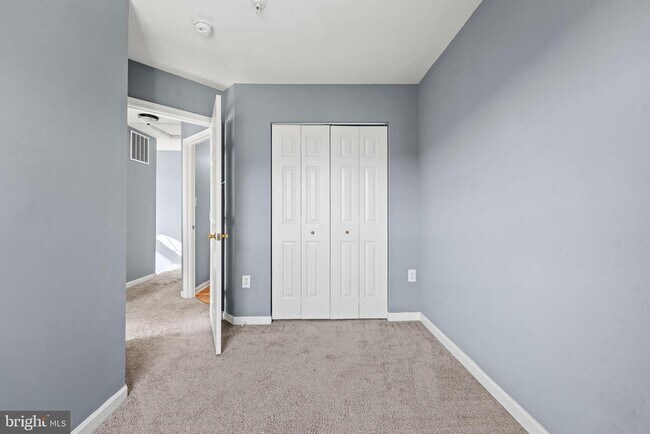 Building Photo - 4012 Meadow Trail Ln