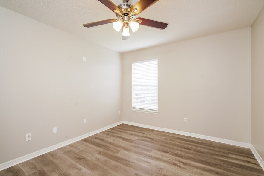 Building Photo - 2172 Brandywine Falls Way