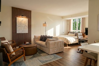 Building Photo - 350 G St SW