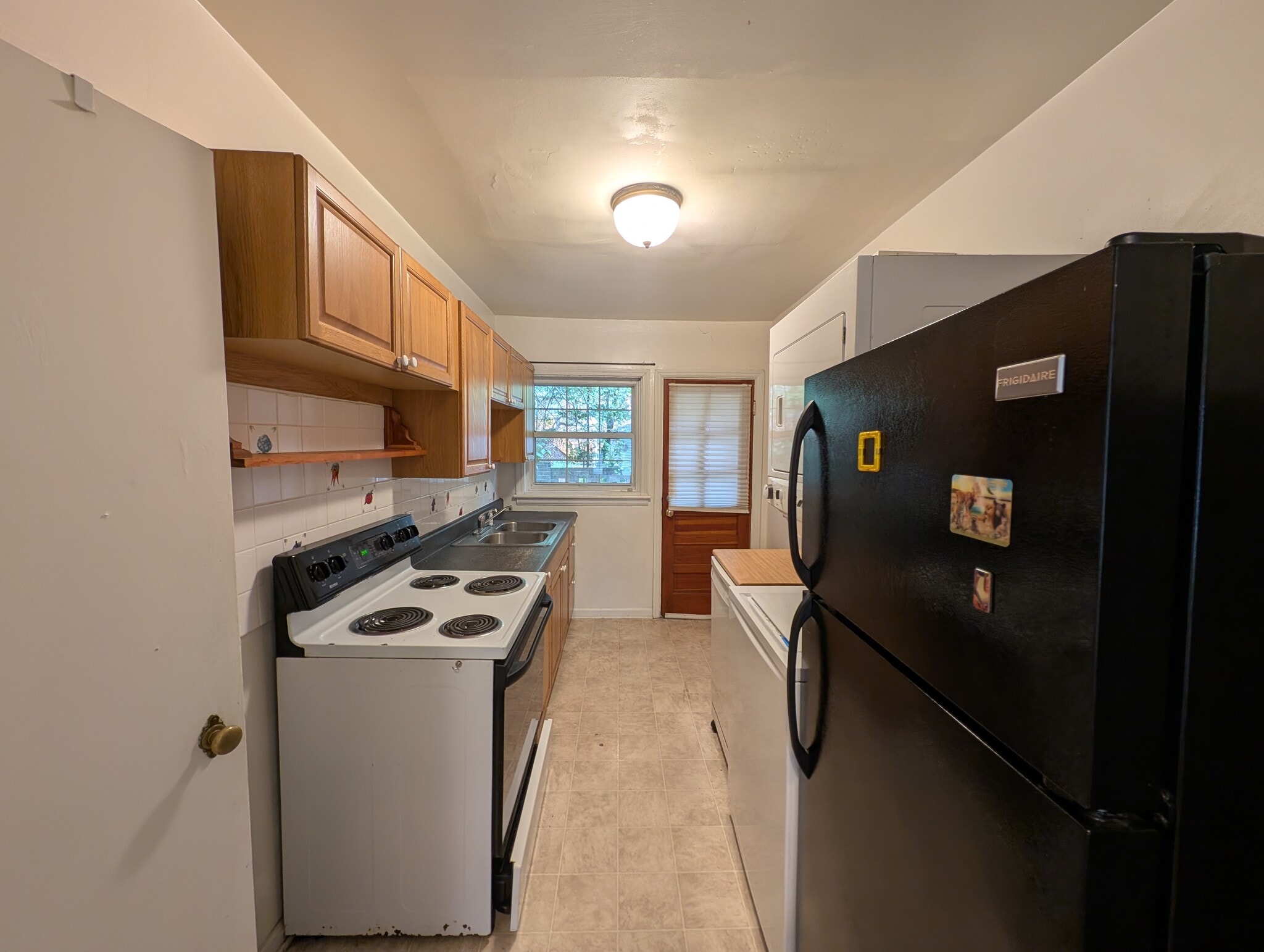 Building Photo - 211 Garden Ln